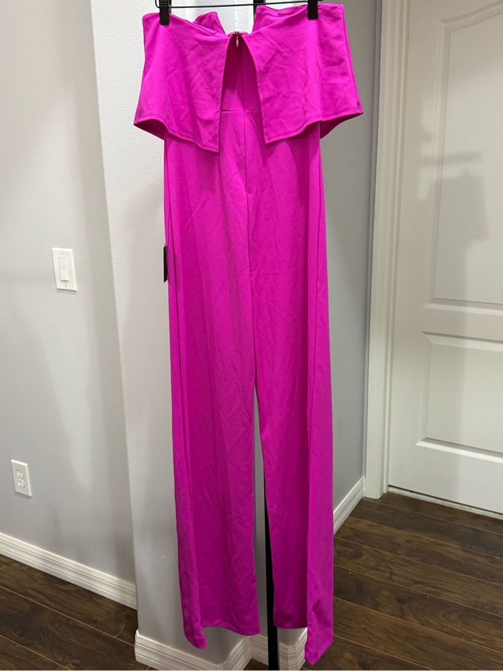 Barbie like Lulu’s Power of Love Bright Magenta Strapless Jumpsuit size X-Large - Picture 7 of 9